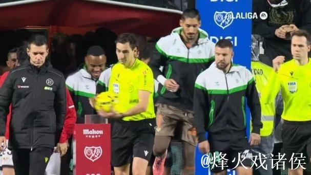 巴利卡诺0-0贝蒂斯,帕拉松中柱,略伦特、德弗鲁托斯伤退 巴利卡诺0-0贝蒂斯,帕拉松中柱,略伦特、德弗鲁托斯伤退